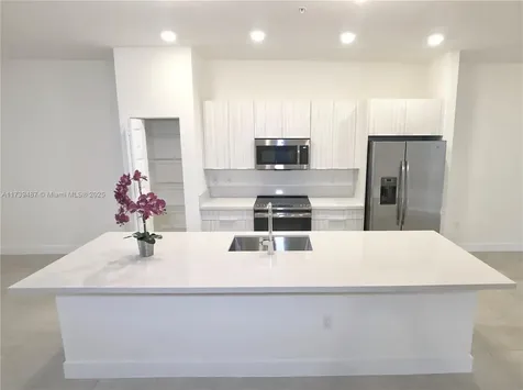 7925 NW 104th Avenue Doral FL 33178