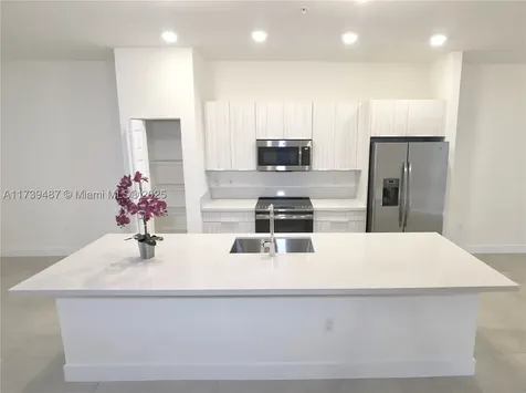 7925 NW 104th Avenue Doral FL 33178