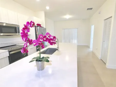 7925 NW 104th Avenue Doral FL 33178