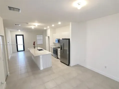 7925 NW 104th Avenue Doral FL 33178
