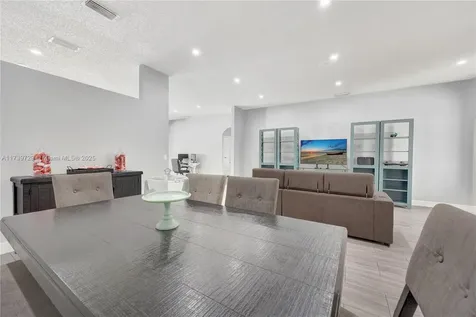 635 SE 30th Drive Homestead FL 33033