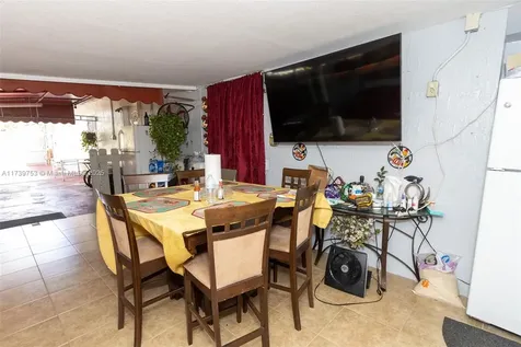 2880 NW 56th Street Miami FL 33142