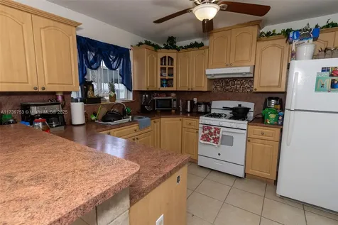 2880 NW 56th Street Miami FL 33142