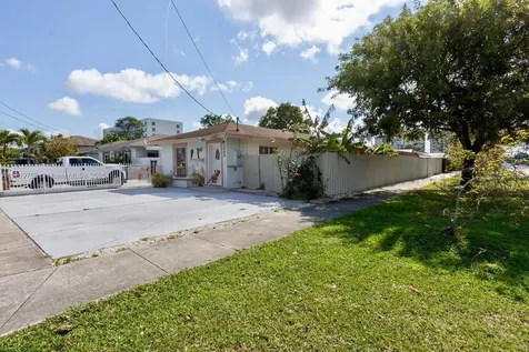 2880 NW 56th Street Miami FL 33142