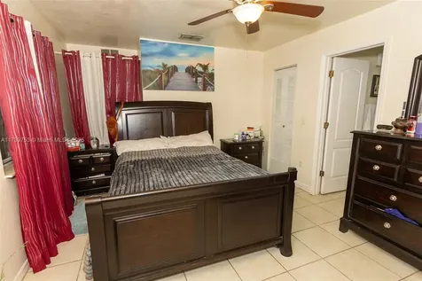 2880 NW 56th Street Miami FL 33142