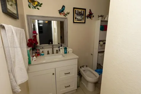 2880 NW 56th Street Miami FL 33142