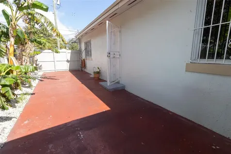 2880 NW 56th Street Miami FL 33142