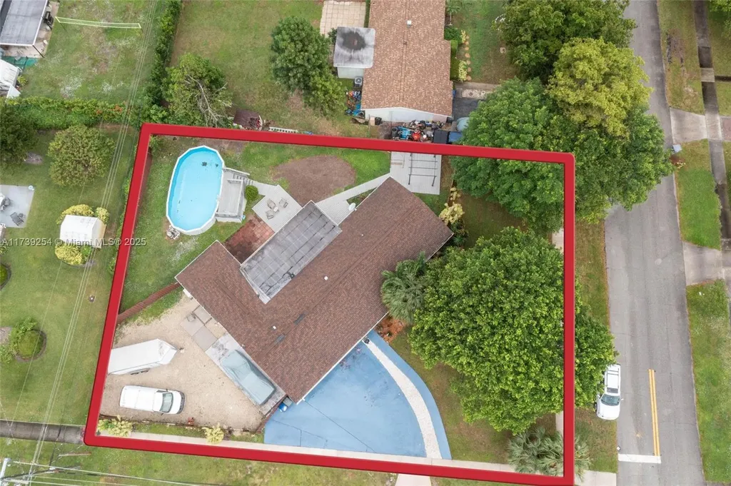 861 Magnolia Lake Park FL 33403
