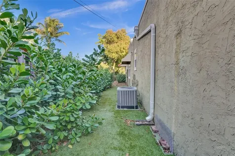 725 NW 1st Avenue Fort Lauderdale FL 33311