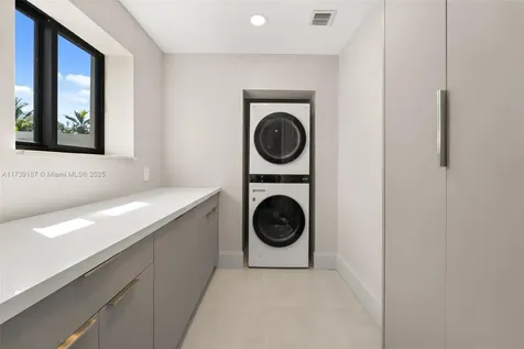 142 NE 122nd Street North Miami FL 33161