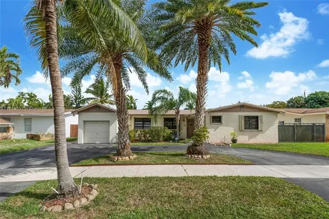 19321 NE 18th Court Miami FL 33179