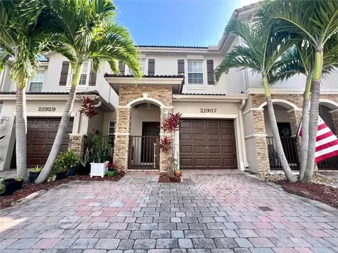 21937 SW 93rd Place Cutler Bay FL 33190