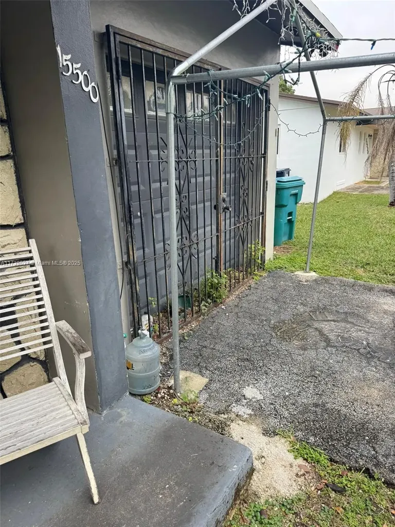 15500 SW 109th Avenue Miami FL 33157