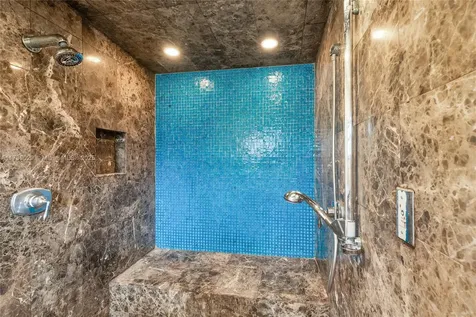 2115 NE 197th Terrace Miami FL 33179