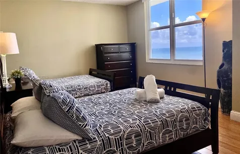 3725 S Ocean Drive Hollywood FL 33019