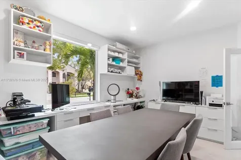 3847 Crestwood Circle Weston FL 33331