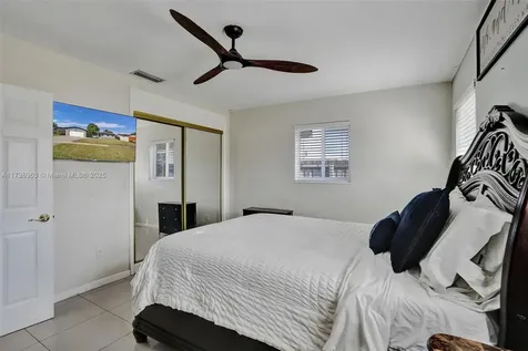7711 NW 5th Street Pembroke Pines FL 33024