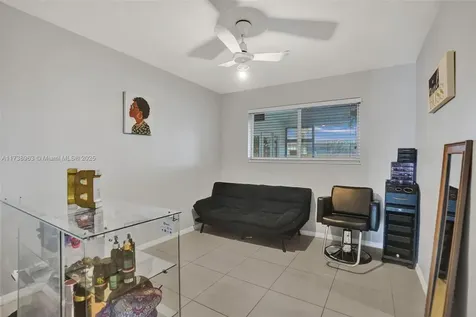 7711 NW 5th Street Pembroke Pines FL 33024