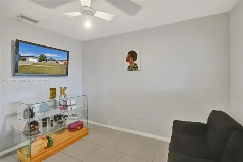 7711 NW 5th Street Pembroke Pines FL 33024