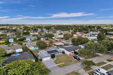 7711 NW 5th Street Pembroke Pines FL 33024