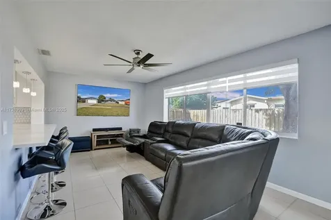 7711 NW 5th Street Pembroke Pines FL 33024