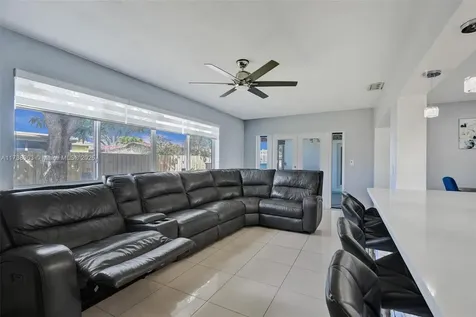 7711 NW 5th Street Pembroke Pines FL 33024