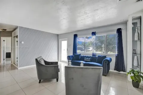 7711 NW 5th Street Pembroke Pines FL 33024
