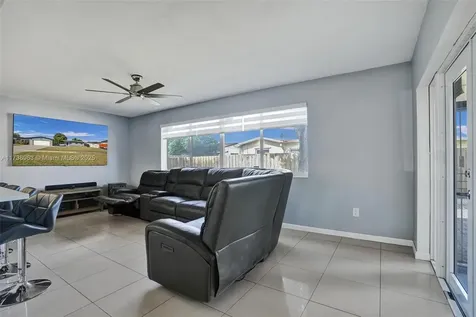 7711 NW 5th Street Pembroke Pines FL 33024