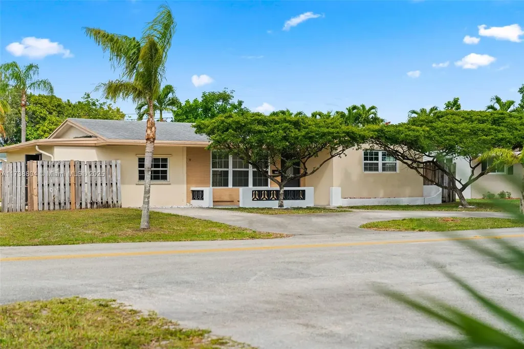 6461 Grant Court Hollywood FL 33024