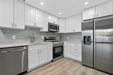 3004 NE 5th Terrace Wilton Manors FL 33334