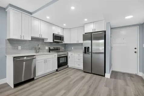 3004 NE 5th Terrace Wilton Manors FL 33334