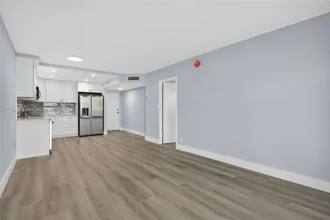 3004 NE 5th Terrace Wilton Manors FL 33334