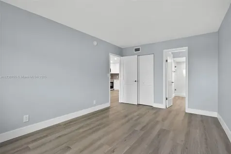 3004 NE 5th Terrace Wilton Manors FL 33334