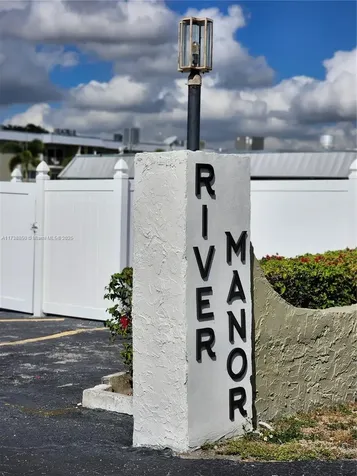 3004 NE 5th Terrace Wilton Manors FL 33334