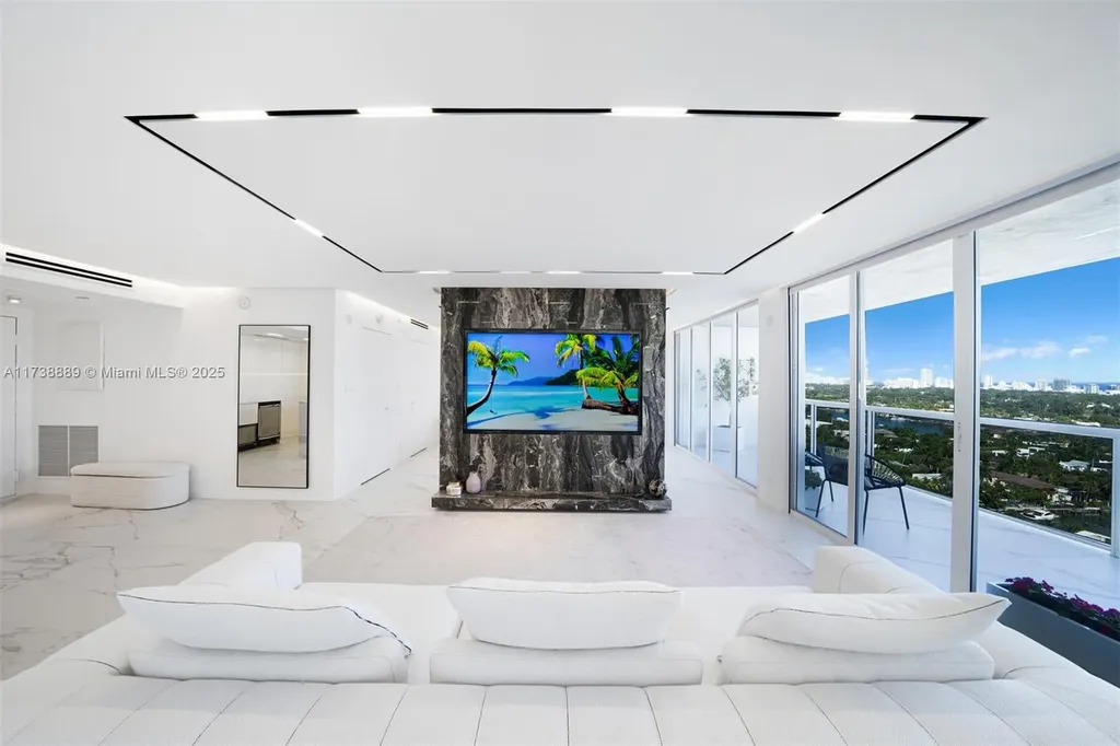 1900 Sunset Harbour Drive Miami Beach FL 33139