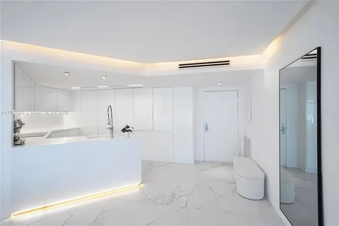 1900 Sunset Harbour Drive Miami Beach FL 33139