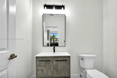1018 Pine Branch Court Weston FL 33326