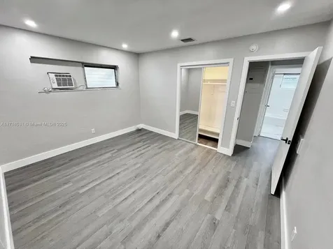 226 SW 6th Street Dania Beach FL 33004