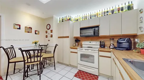 9941 SW 23rd Street Miami FL 33165