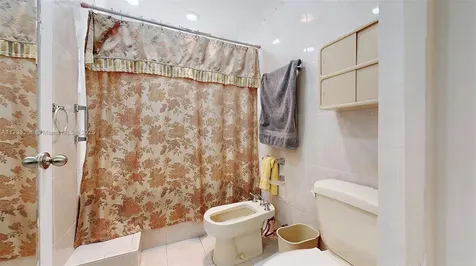 9941 SW 23rd Street Miami FL 33165