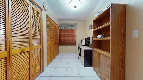 9941 SW 23rd Street Miami FL 33165
