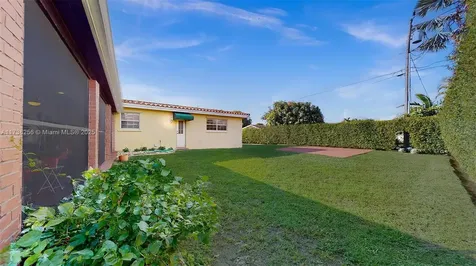 9941 SW 23rd Street Miami FL 33165