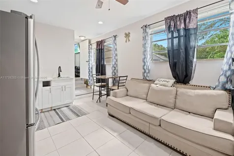 270 Laurel Way Miami Springs FL 33166