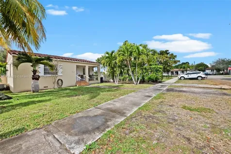 270 Laurel Way Miami Springs FL 33166