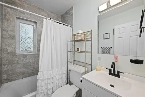 270 Laurel Way Miami Springs FL 33166
