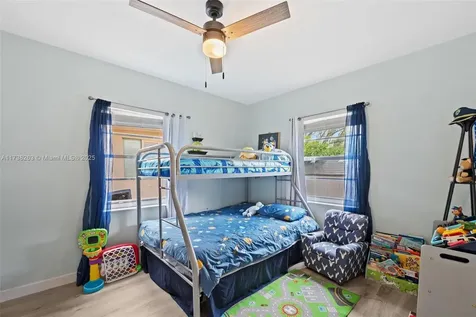 270 Laurel Way Miami Springs FL 33166