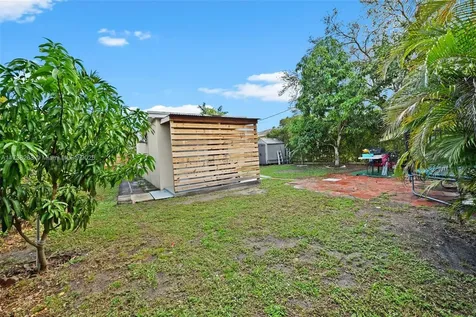 270 Laurel Way Miami Springs FL 33166