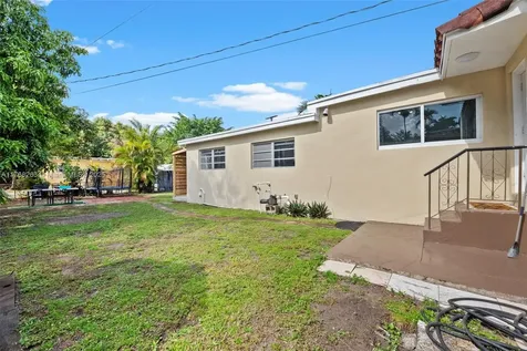270 Laurel Way Miami Springs FL 33166