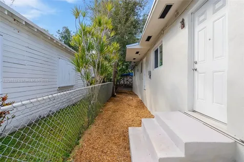 3553 Hibiscus Street Miami FL 33133