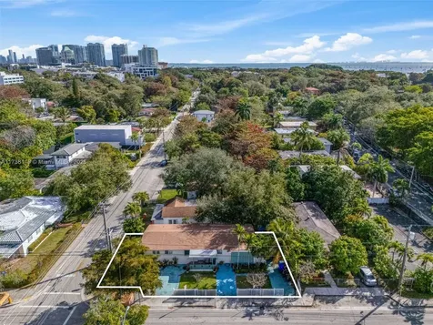 3553 Hibiscus Street Miami FL 33133